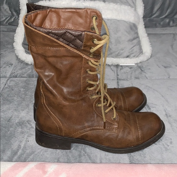 Boots - Picture 2 of 4